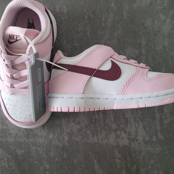 Toddler Nike Dunk Low TD Sneakers - toddler size 6 NWT - Picture 4 of 6